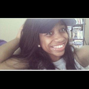 Meet your Posher, Kayley